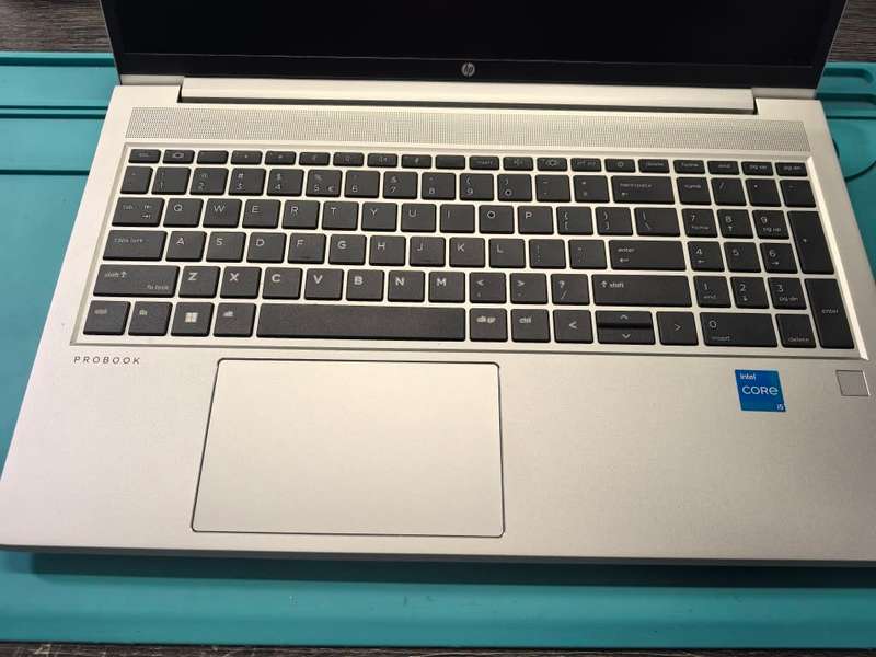 AS NEW*HP PROBOOK 450 G9-i5-1235U-8GB DDR4-512GB SSD-FHD-10 CORES