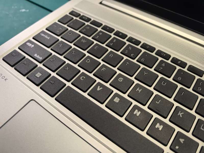 AS NEW*HP PROBOOK 450 G9-i5-1235U-8GB DDR4-512GB SSD-FHD-10 CORES