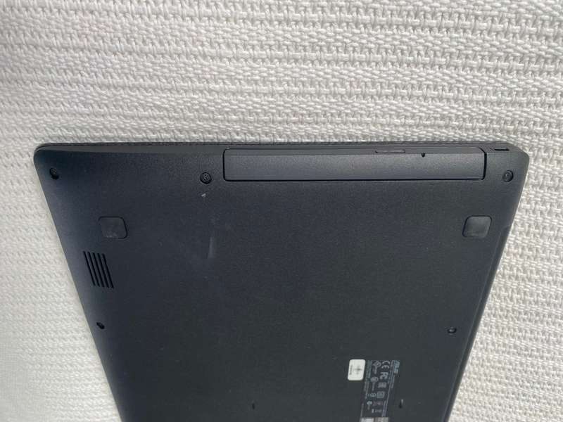 ASUS X553M laptop