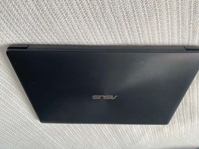 ASUS X553M laptop