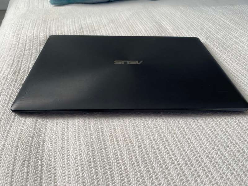 ASUS X553M laptop