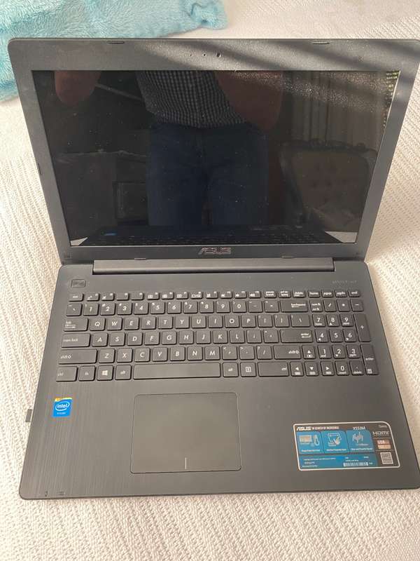 ASUS X553M laptop
