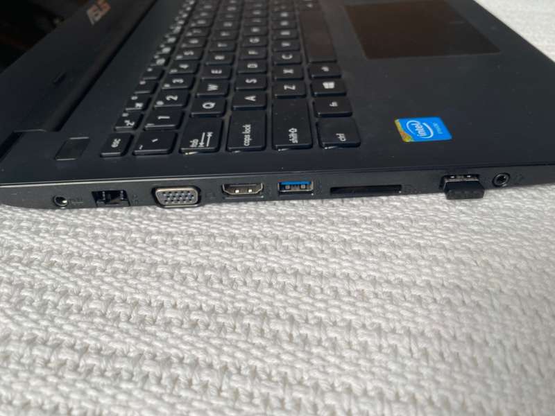 ASUS X553M laptop