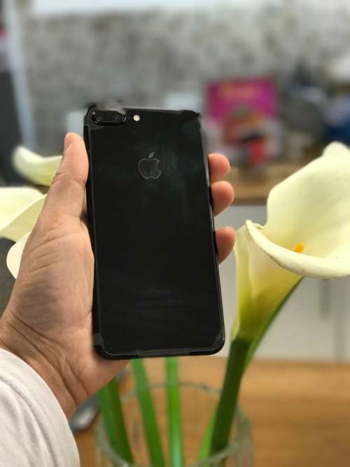 Apple iPhone 7 Plus 128gb Jet Black Magic *** NEW Sealed LOCAL unit ***