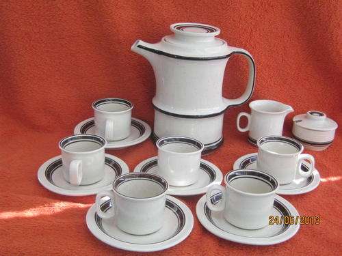 A Retro 60s Coffee Set