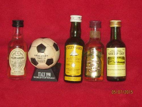 5 minature bottles of alcohol (Whisky)