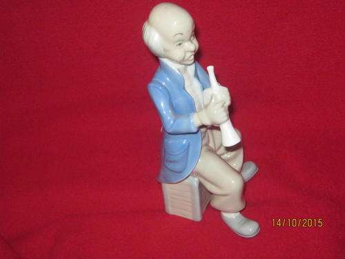 Nao / Lladro Style Clown with a Flute by REX Valencia