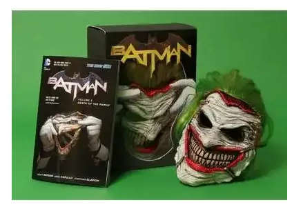 Batman: Death of the Family Book and Joker Mask Set