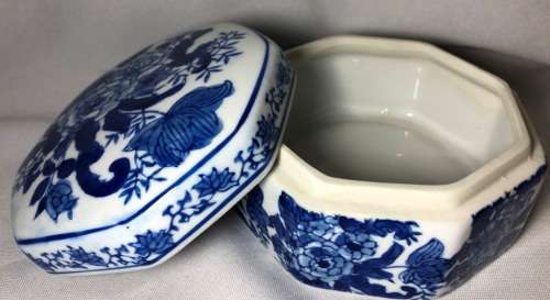 SHAN VILLAGE HAND PAINTED PORCELAIN TRINKET - PERFECT CONDITION