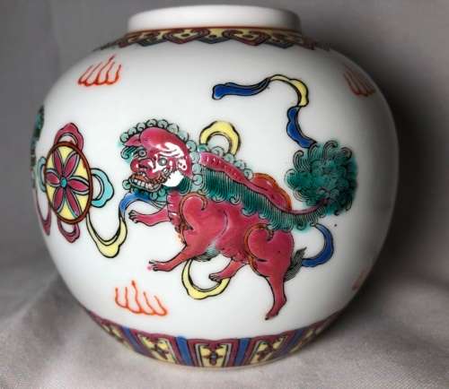 VERY UNIQUE 1960`s ZHONGGUOZ JINGDEZHEN PORCELAIN GINGER JAR