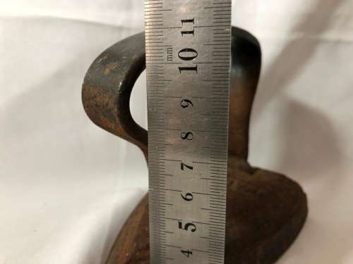 ANTIQUE FALKIRK SAD IRON NO 4