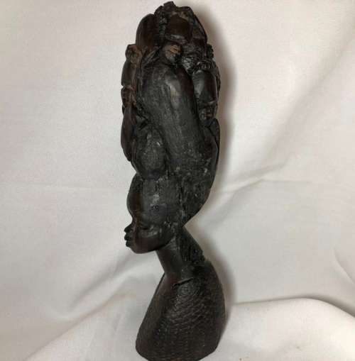 HIGHLY DETAILED HAND CARVED WOOD STATUE OF A WOMAN 25cm