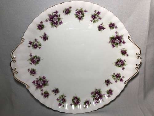 ROYAL ALBERT  SWEET VIOLETS - SANDWICH SERVER PLATE - NEAR PERFECT CONDITION