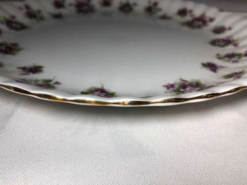 ROYAL ALBERT  SWEET VIOLETS - SANDWICH SERVER PLATE - NEAR PERFECT CONDITION