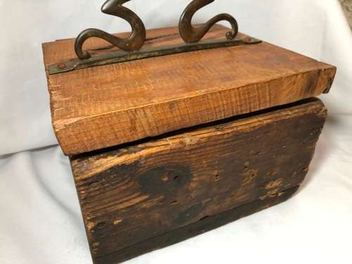 SMALL ANTIQUE TOOL BOX MADE FROM OAKWOOD WITH LARGE BRASS HANDLE - UNIQUE DISPLAY PIECE