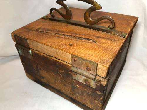 SMALL ANTIQUE TOOL BOX MADE FROM OAKWOOD WITH LARGE BRASS HANDLE - UNIQUE DISPLAY PIECE