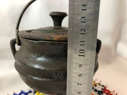 2 X CAST IRON POTJIES 1/4