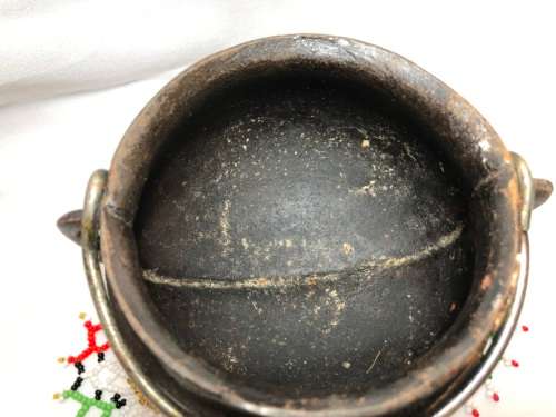 2 X CAST IRON POTJIES 1/4