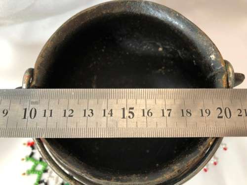 2 X CAST IRON POTJIES 1/4