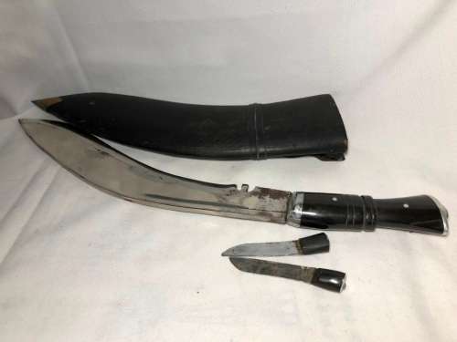 KUKRI KNIFE WITH HORN HANDLE IN SHEATH - 41CM