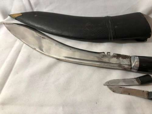 KUKRI KNIFE WITH HORN HANDLE IN SHEATH - 41CM