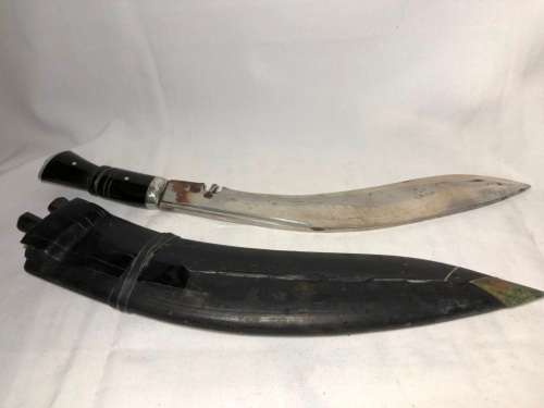 KUKRI KNIFE WITH HORN HANDLE IN SHEATH - 41CM