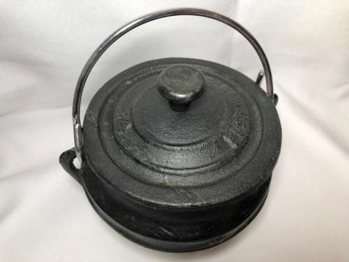 2 X CAST IRON POTJIES 1/4