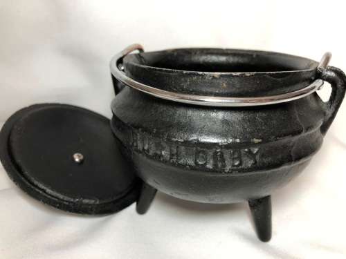 2 X CAST IRON POTJIES 1/4