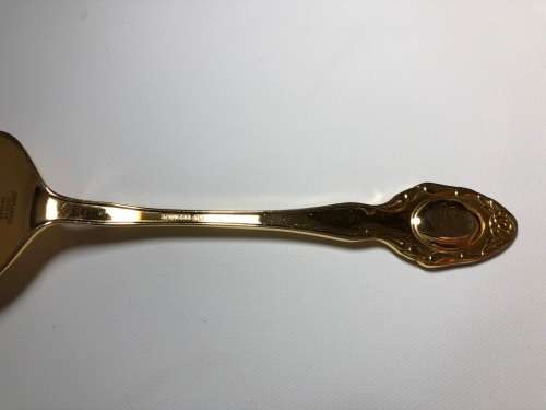 VINTAGE 24 CT GOLD PLATED CAKE LIFTER - EETRITE