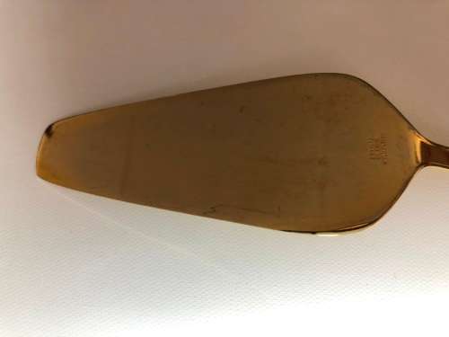 VINTAGE 24 CT GOLD PLATED CAKE LIFTER - EETRITE