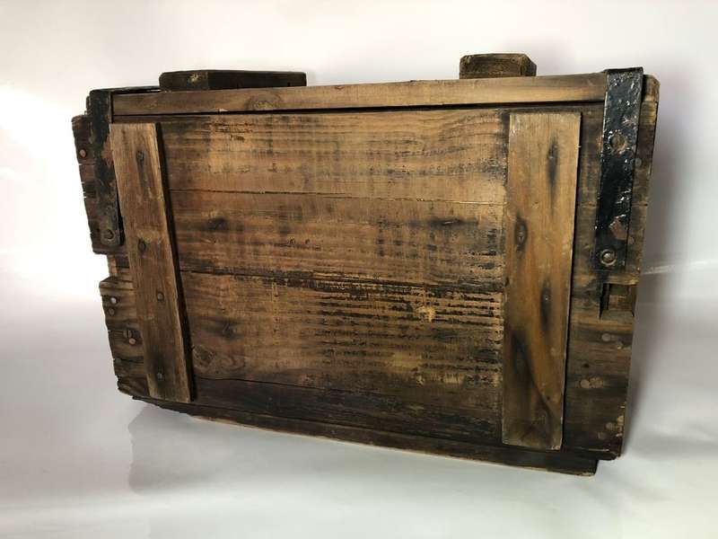 76.2X51 NATO - AMMUNITION BOX WITH LOADS OF CHARACTER