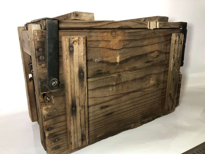 76.2X51 NATO - AMMUNITION BOX WITH LOADS OF CHARACTER