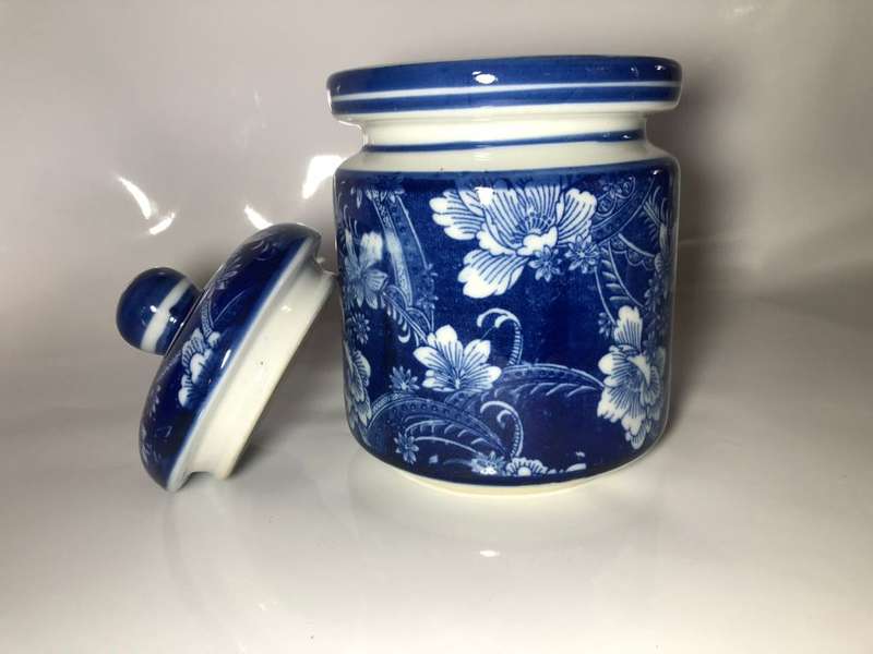 Stunning Blue and White Floral Design Ironstone Porcelain Vase with Lid