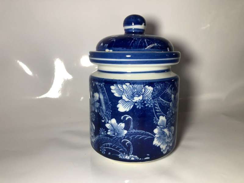 Stunning Blue and White Floral Design Ironstone Porcelain Vase with Lid