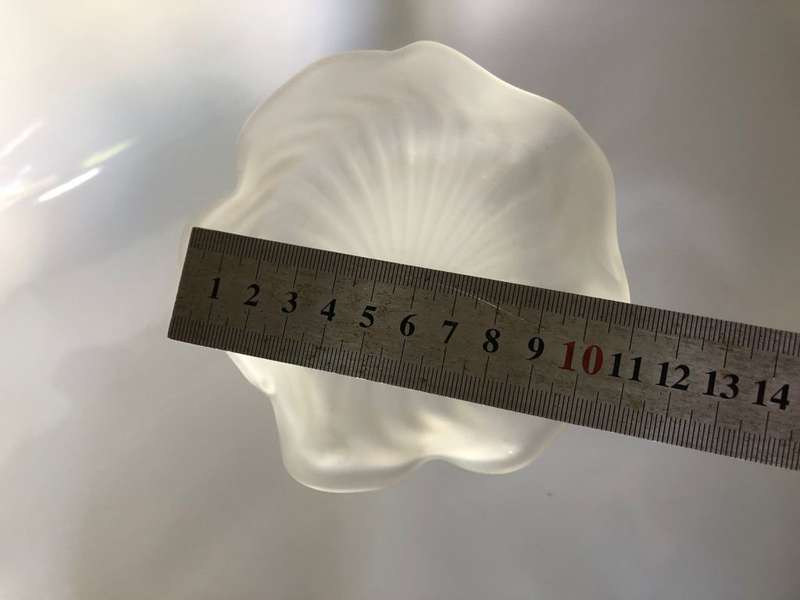 Lovely vintage white glass vase - perfect condition - 27cm