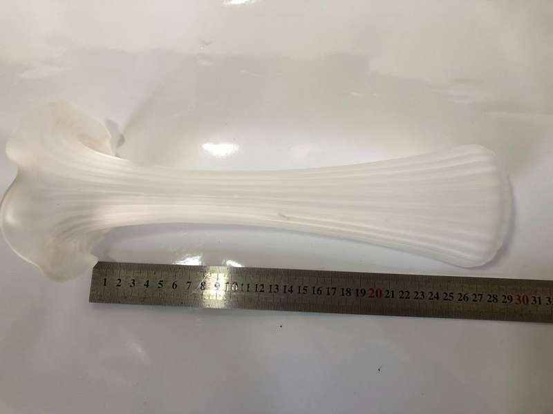 Lovely vintage white glass vase - perfect condition - 27cm