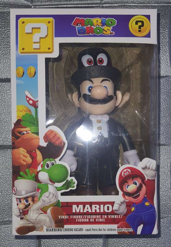 Mario Figurine with Cappy (Black) Brand New 14cm