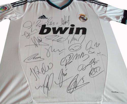 REAL MADRID 2012-2013 squad signed football + COA RARE!!!!