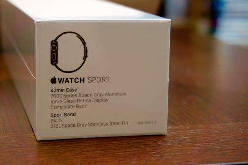APPLE WATCH 42MM BRAND NEW SPACE GREY  **NEVER USED **DISPLAY MODEL
