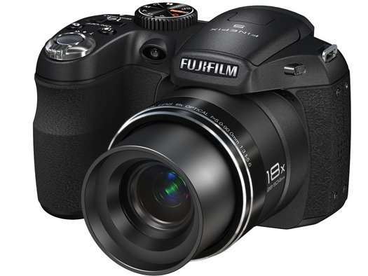 Fuji Finepix Camera 18 X Zoom - 3.0 Inch LCD Screen - FREE Camera Holster