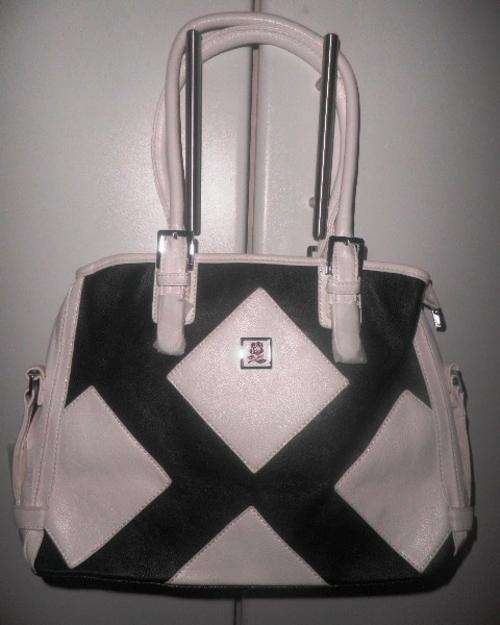 BEAUTIFUL HIGH QUALITY PU LEATHER HANDBAG IDEAL FOR SPRING/SUMMER GET-UP
