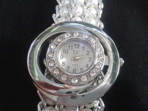 Rhinestone Decoration Quartz ladies Watch with Round Dial