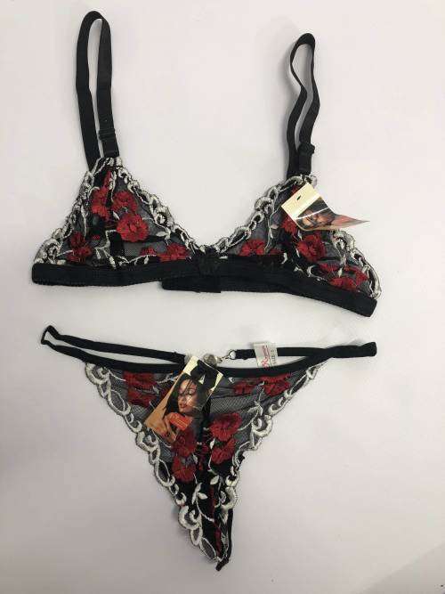 size 32A lace wireless bra & panty set