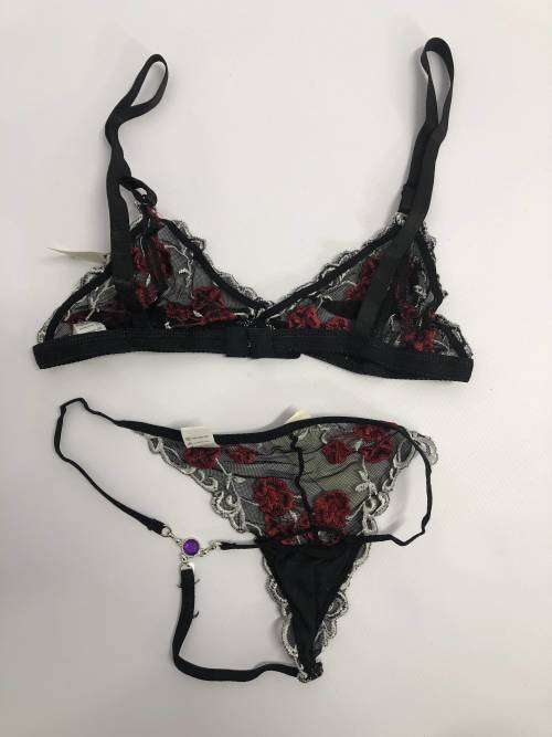 size 32A lace wireless bra & panty set
