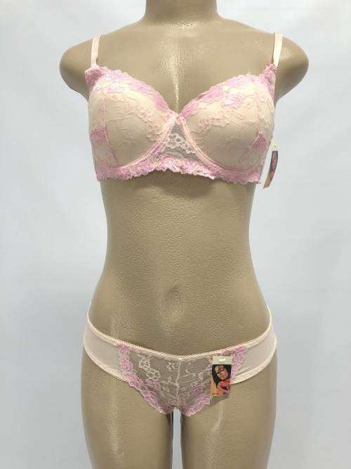 Size 32B lace bra and panty set pink