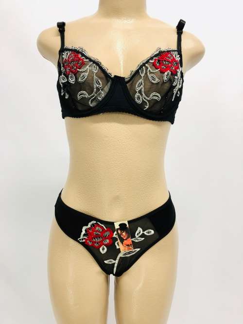 Size 38B flower bra & panty set black