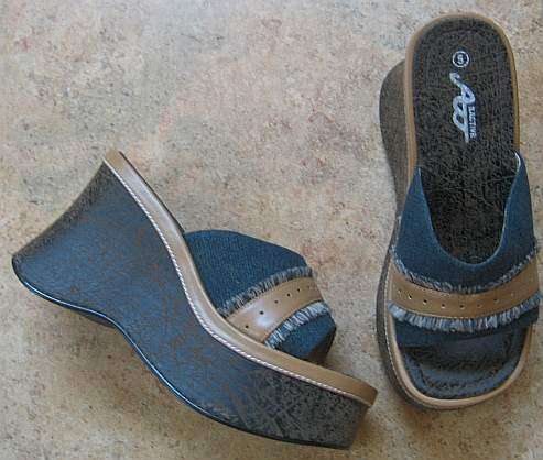Stunning pair denim shoes (sizes 5- 8)