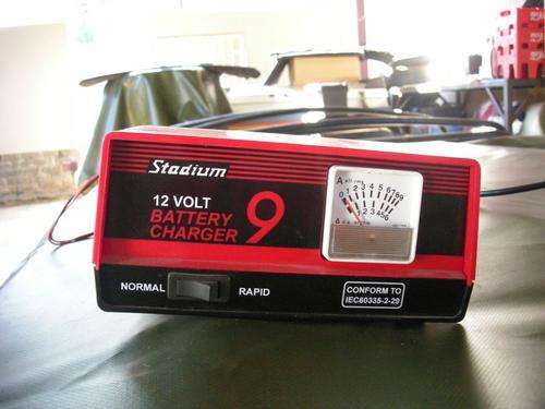Stadium 9amp 12v battery charger