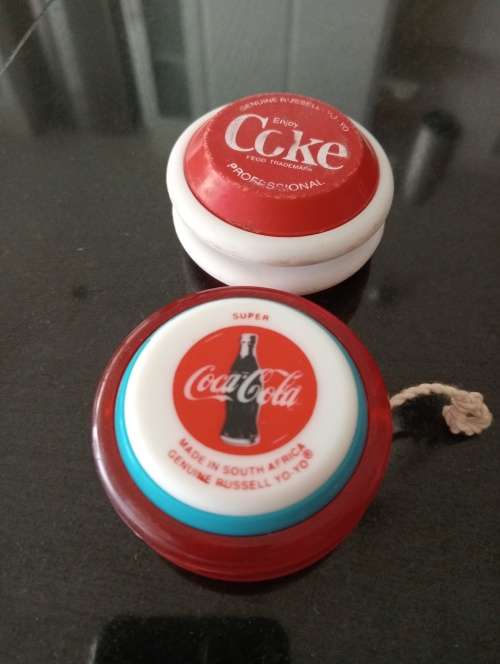 17 CocaCola yo yo's