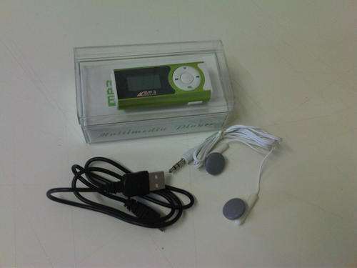 "GREAT GIFT MP3 PLAYER***CRAZY***R1***NO RESERVE"